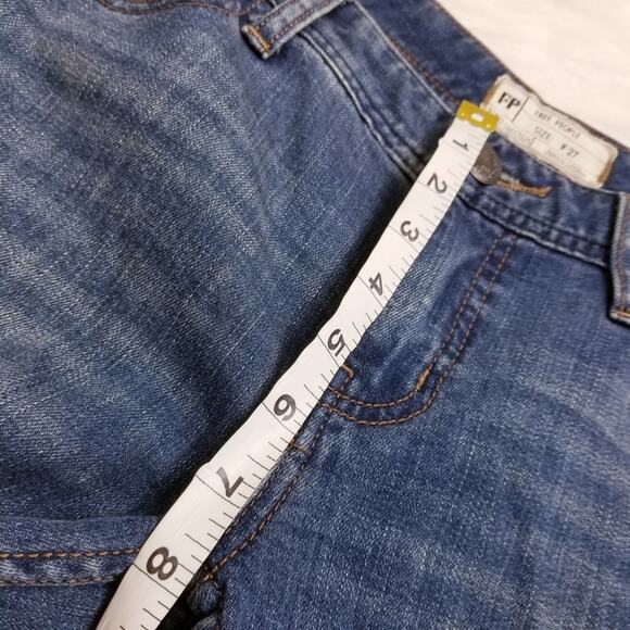 Free People Mid rise Ripped Knee Frayed Hem Crop - Picture 3 of 8